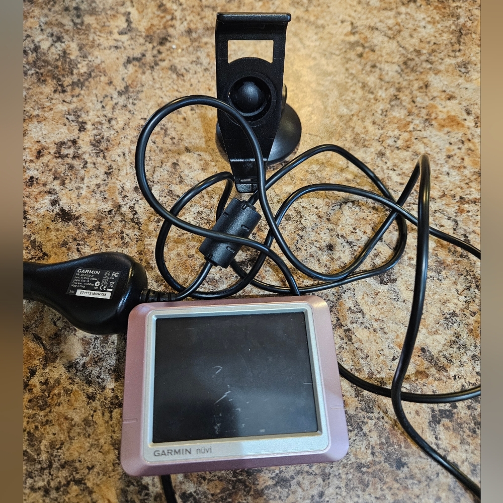 Garmin nüvi Portable GPS Navigator - Pink